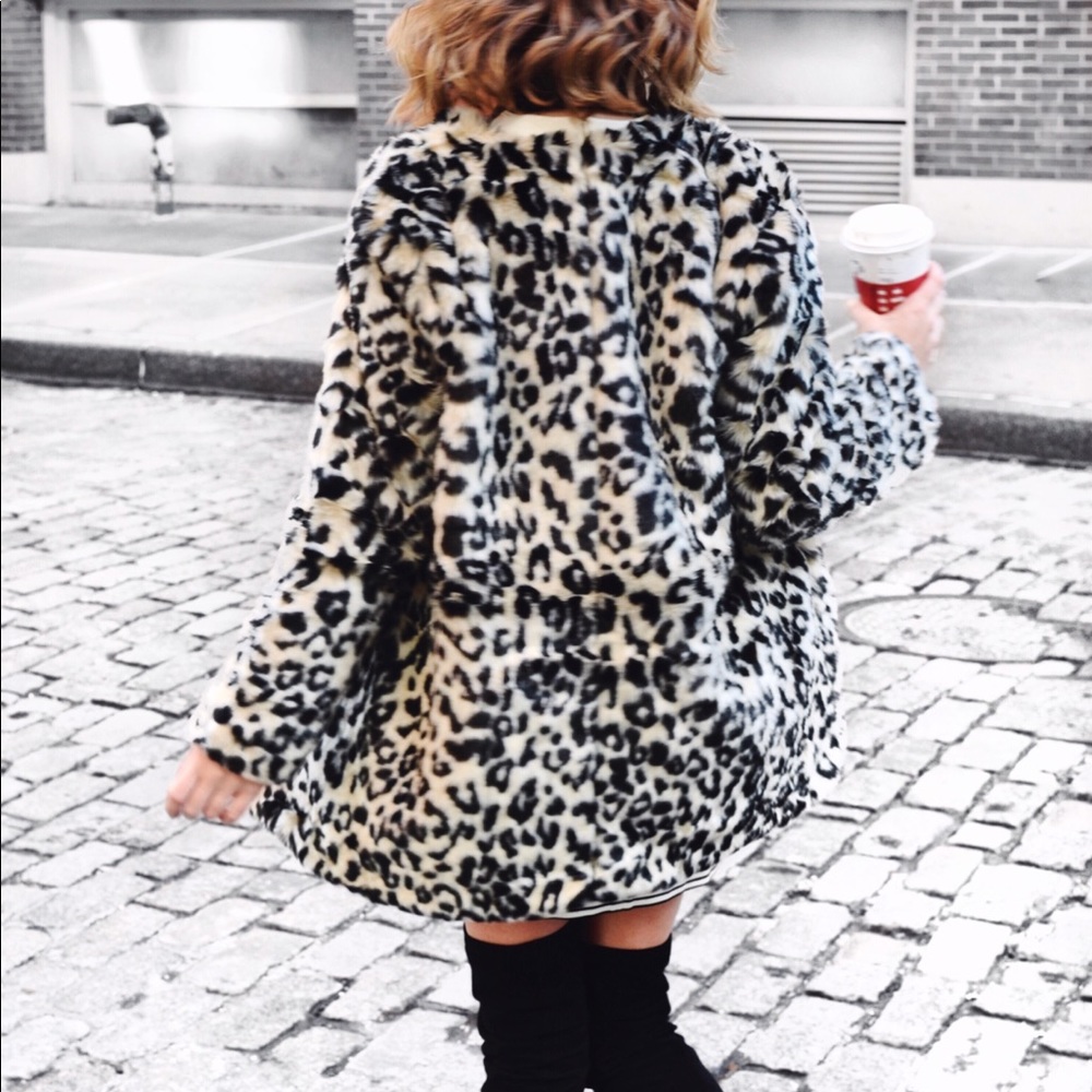 ✨French Connection black and gray leopard coat